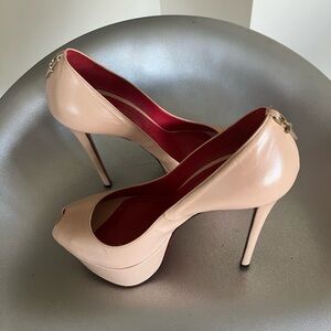 Cesare Paciotti nude peep toe leather platform pump. Italian Shoe